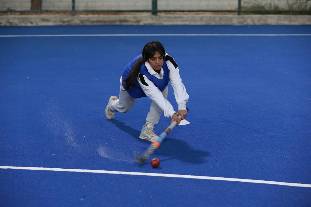 Kızların hokeydeki başarısı sporcu sayısını artırdı 1